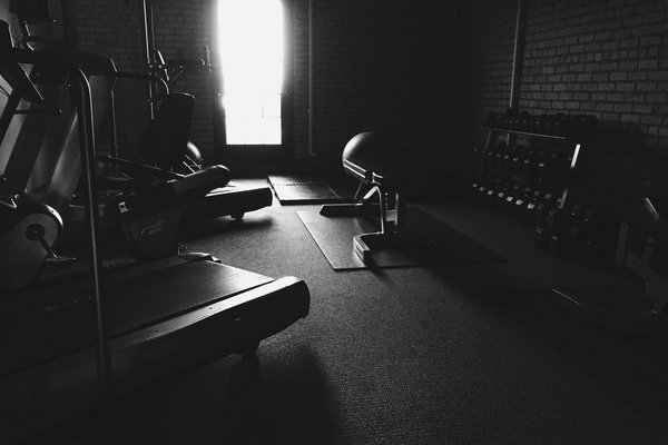 Comment choisir le meilleur équipement de musculation pour votre salle de sport à domicile ?