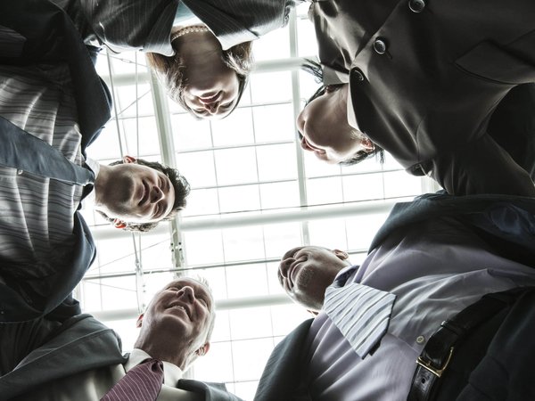 Comment les activités de team building d'Erronda contribuent-elles au leadership d'équipe ?